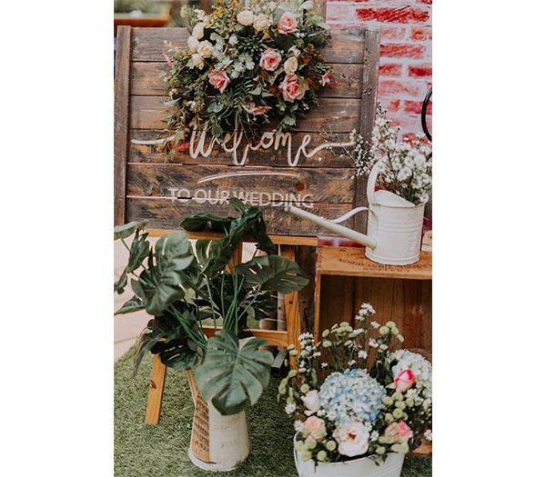 trang trí tiệc cưới ngoai trời