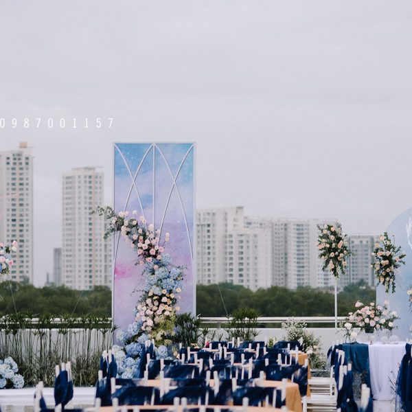 trang tri tiec cuoi ngoai troi